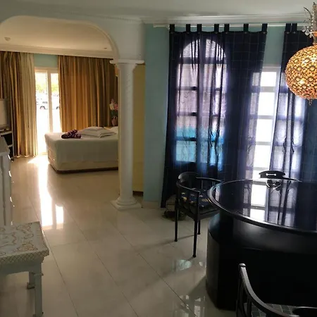 Апарт-отель Parque Carolina Коста-дель-Силенцио